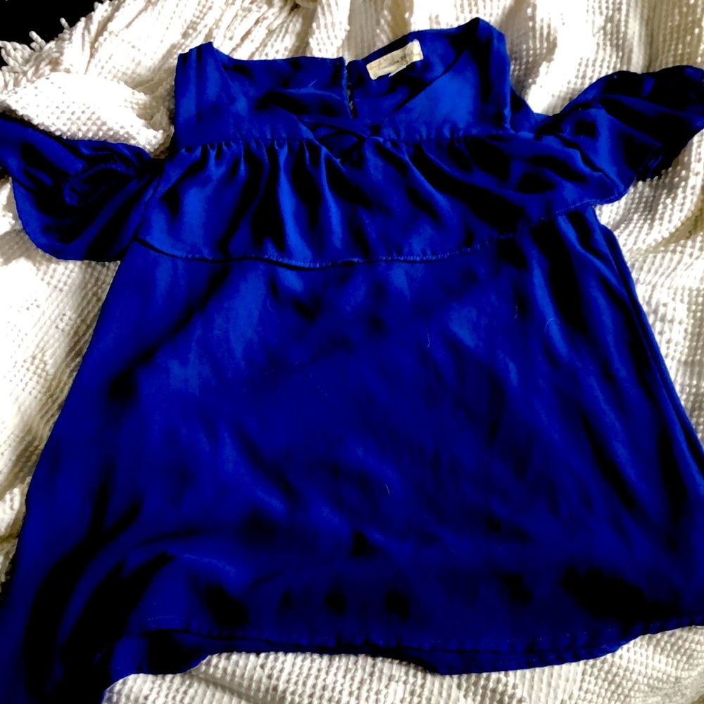 Super cute blue blouse